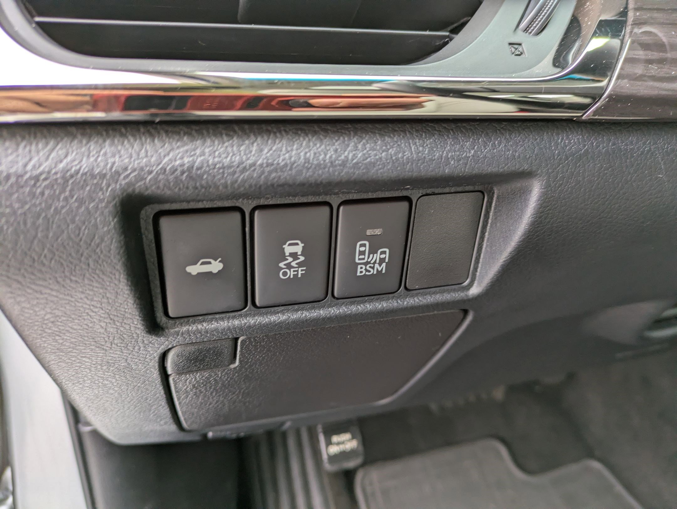 Used 2015 Toyota Avalon XLE Touring image 16