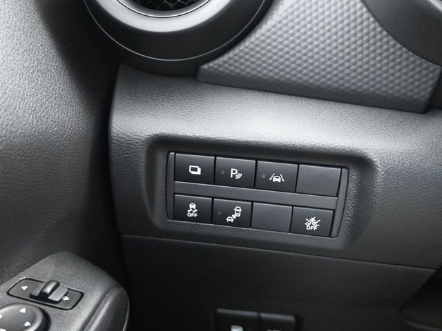 Used 2025 Nissan Kicks Play S image 25