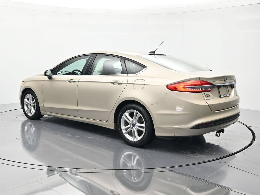 Used 2018 Ford Fusion SE w/ Fusion SE Technology Package FWD image 7