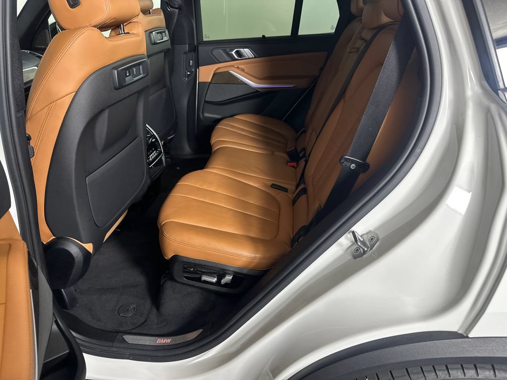 Used 2021 BMW X5 xDrive40i w/ Executive Package AWD/4WD image 21