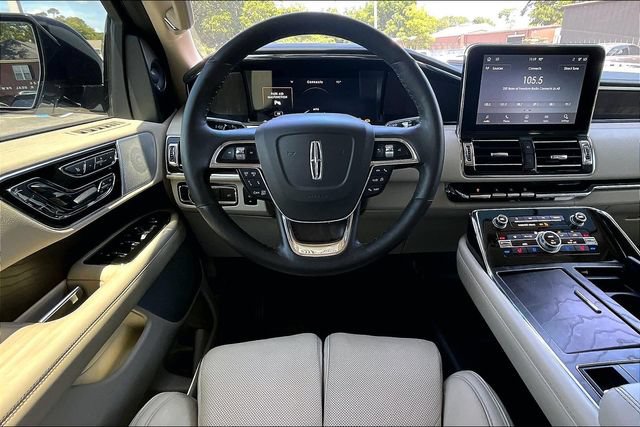 Used 2021 Lincoln Navigator Reserve w/ Luxury Package AWD/4WD image 7