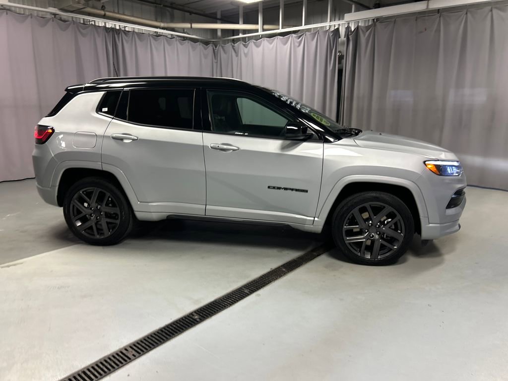 Used 2024 Jeep Compass Limited w/ High Altitude Package image 8