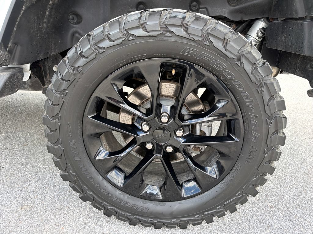 Used 2021 Jeep Wrangler Unlimited Sahara AWD/4WD image 11
