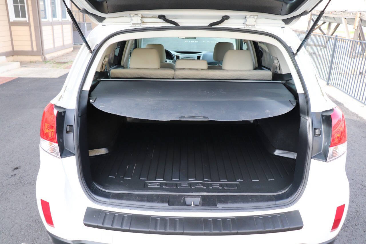 Used 2011 Subaru Outback 2.5i Premium AWD/4WD image 29