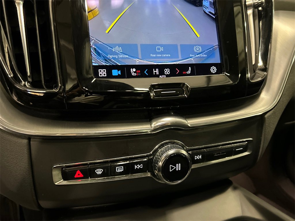 Certified 2023 Volvo XC60 B5 Core w/ Climate Package image 18