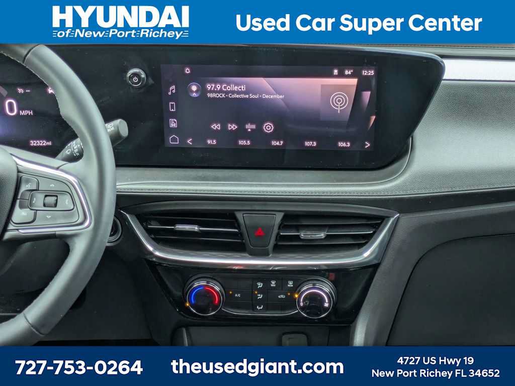 Used 2024 Buick Encore GX Sport Touring FWD image 21