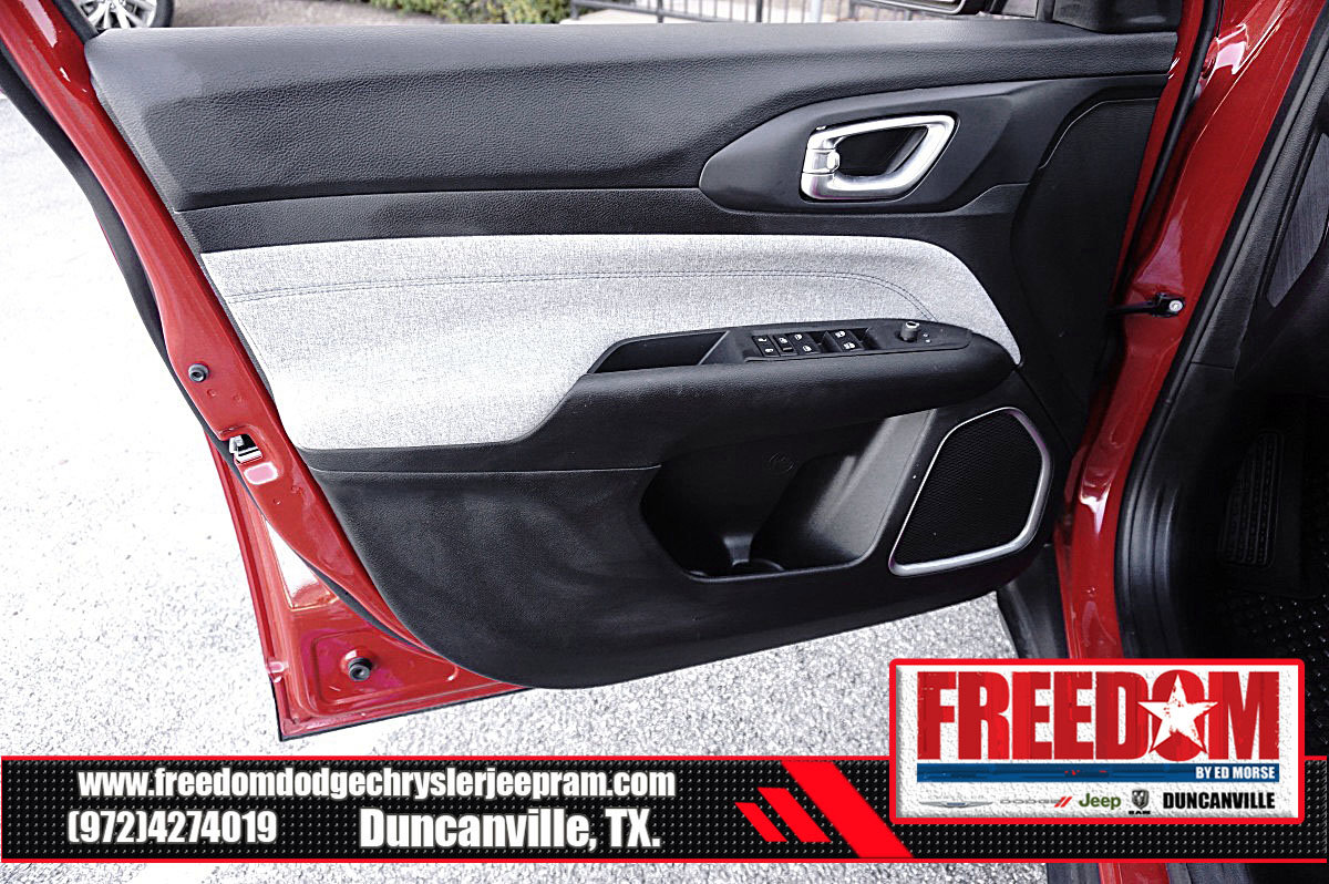 Used 2023 Jeep Compass Latitude w/ Convenience Group image 39