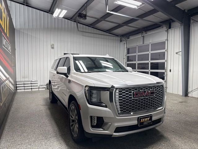 Used 2021 GMC Yukon XL Denali AWD/4WD image 33
