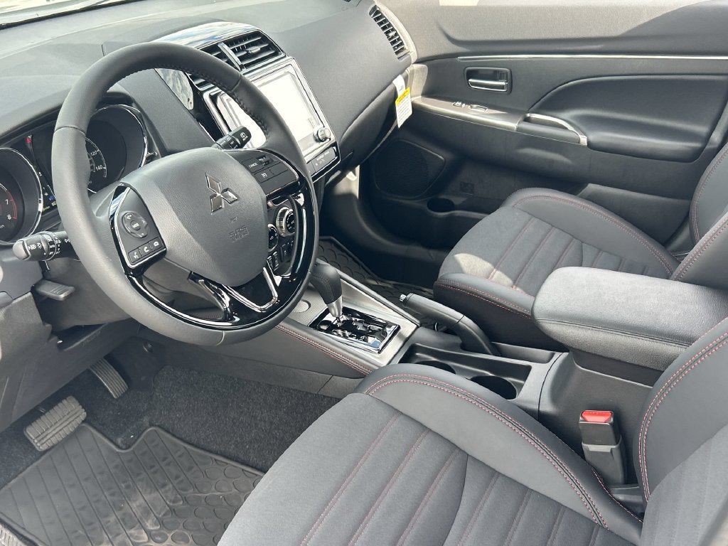 New 2027 Mitsubishi Outlander Sport SE FWD image 6