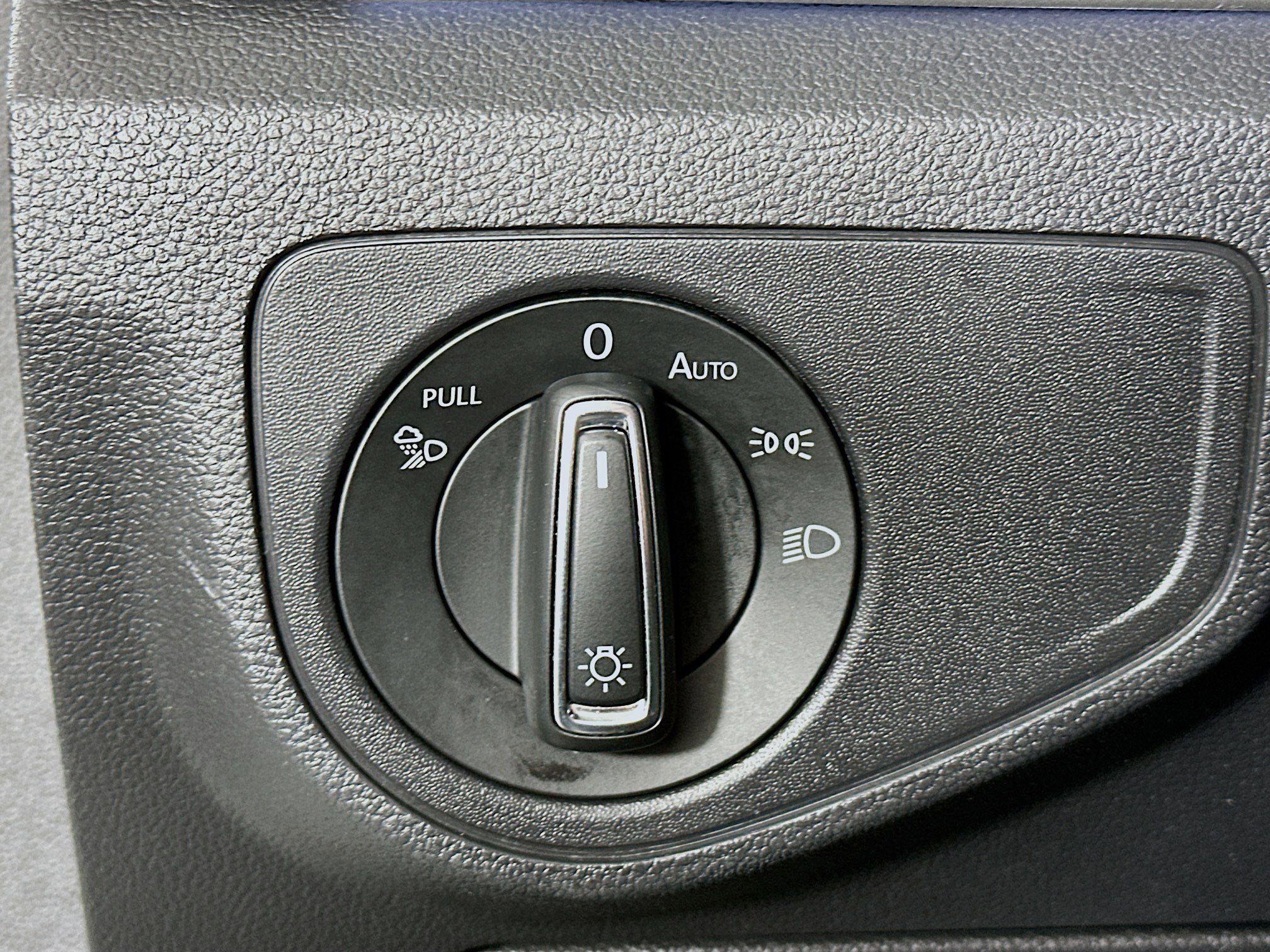 Used 2021 Volkswagen Atlas Cross Sport SEL w/ Cross Sport MDO Package image 10