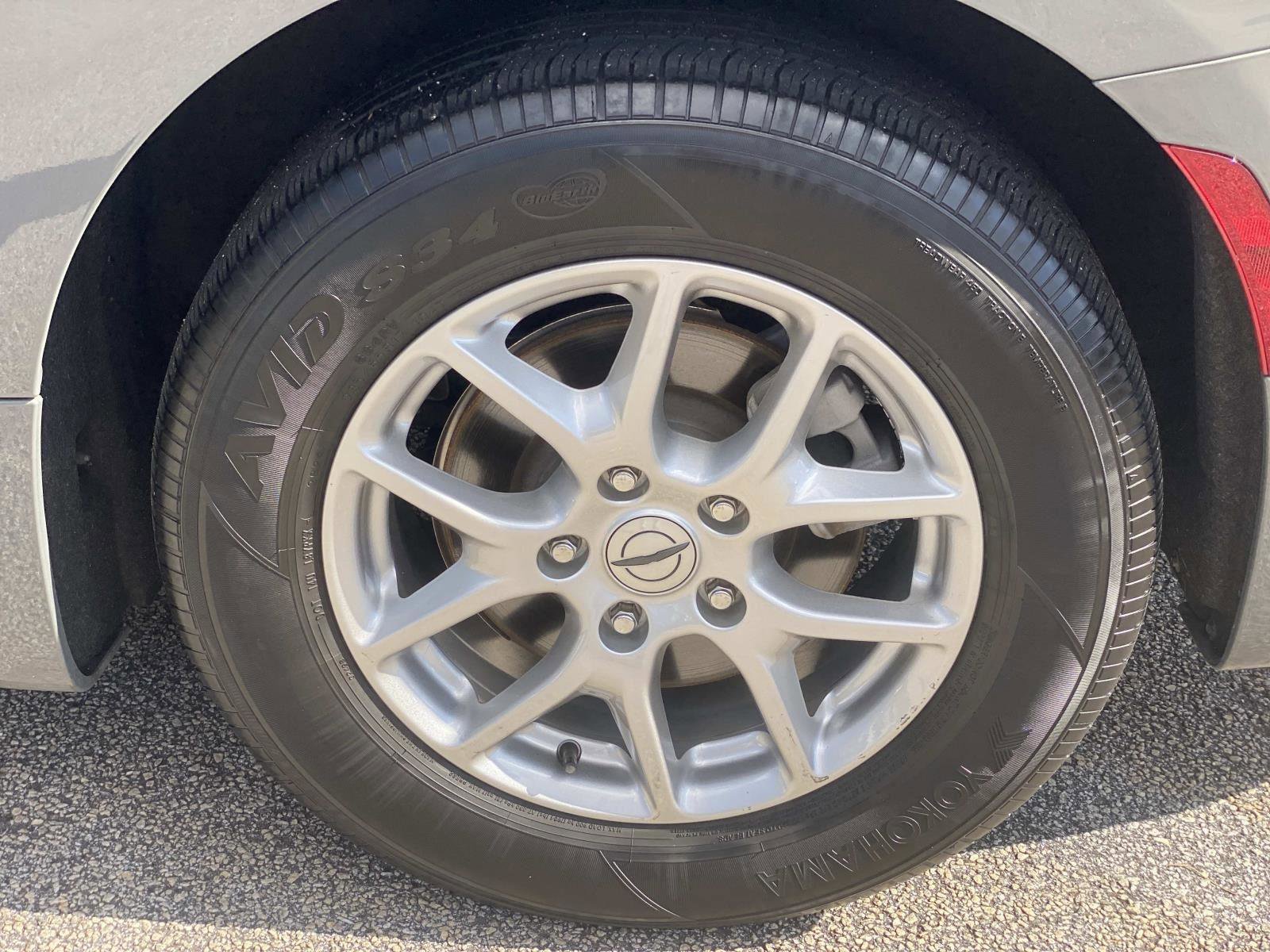 Certified 2025 Chrysler Pacifica Select FWD image 15