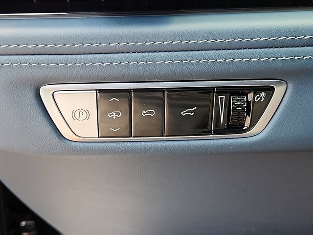 Certified 2025 Cadillac Escalade IQ Luxury 2 w/ LPO, Premium Carpet Package AWD/4WD image 25
