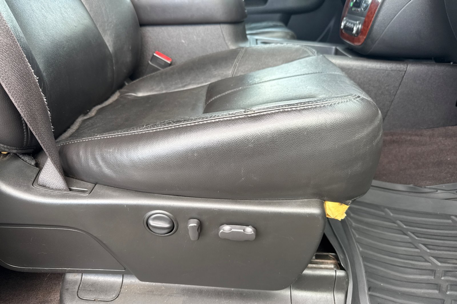 Used 2011 Chevrolet Silverado 2500 LTZ w/ LTZ Plus Package AWD/4WD image 21