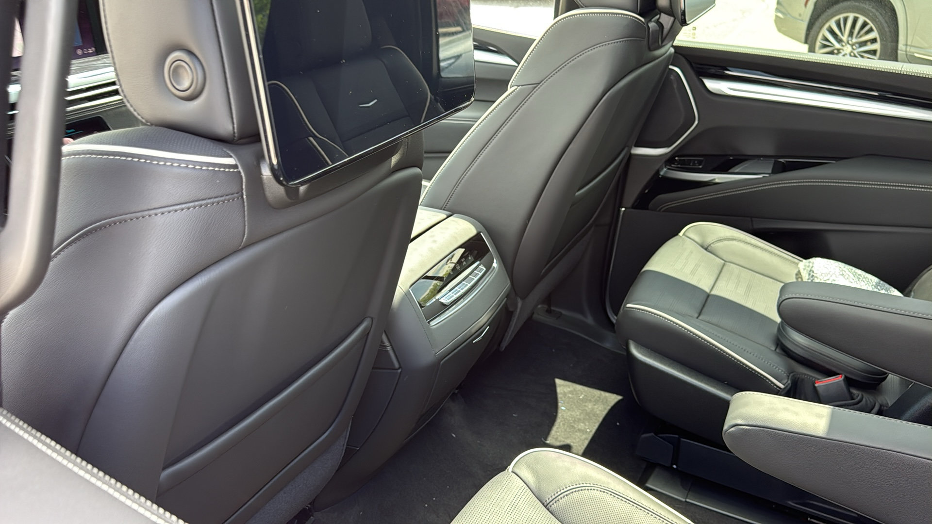 New 2026 Cadillac Escalade Sport w/ Touring Package AWD/4WD image 31