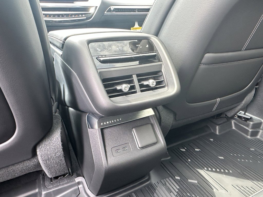 New 2025 Cadillac Lyriq Luxury w/ LPO, Floor Liner Package AWD/4WD image 8