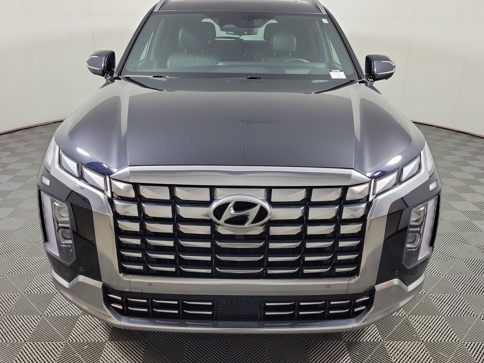 Used 2024 Hyundai Palisade Calligraphy AWD/4WD image 2