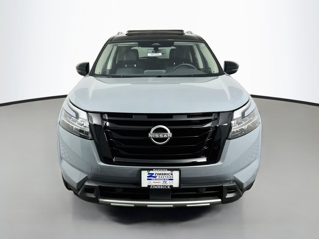 Used 2024 Nissan Pathfinder SL w/ SL Premium Package AWD/4WD image 2