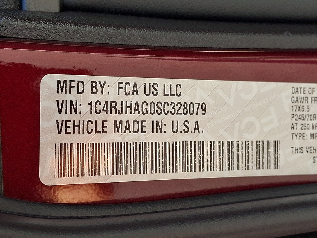Certified 2025 Jeep Grand Cherokee Laredo w/ Luxury Tech Group I AWD/4WD image 30