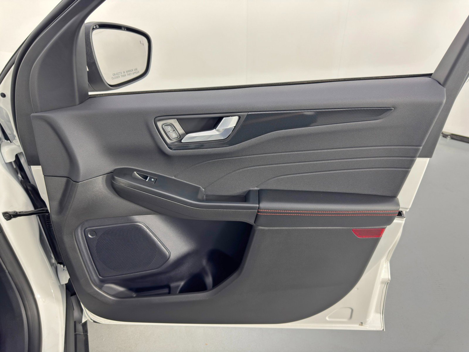 Used 2024 Ford Escape ST-Line Select image 38
