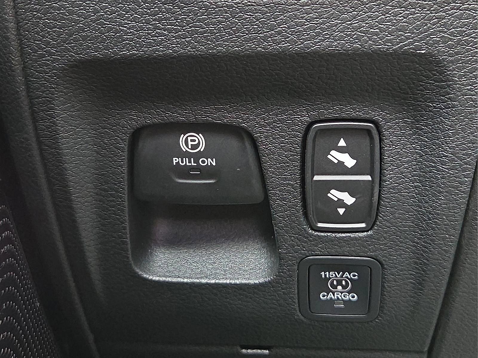 Used 2025 RAM 1500 Limited AWD/4WD image 22