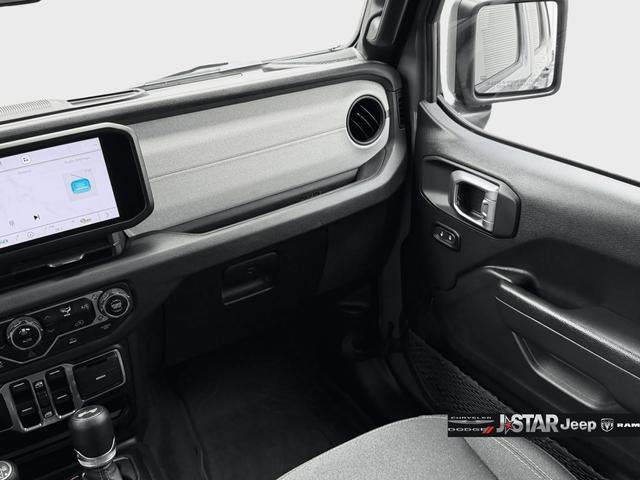 Used 2024 Jeep Wrangler Unlimited w/ LED Headlamp & Fog Lamp Group AWD/4WD image 16