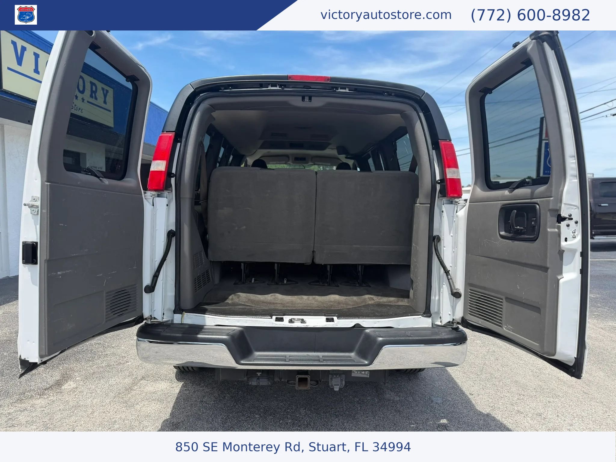 Used 2018 Chevrolet Express 3500 LT w/ LT Preferred Equipment Group RWD image 42
