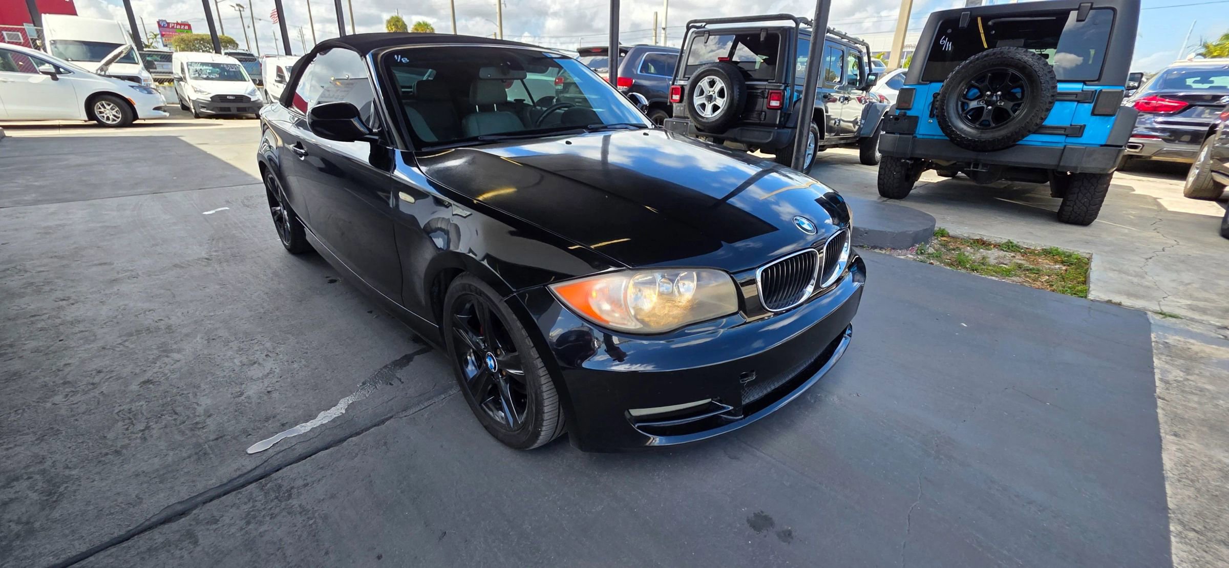 Used 2011 BMW 128i Convertible image 6