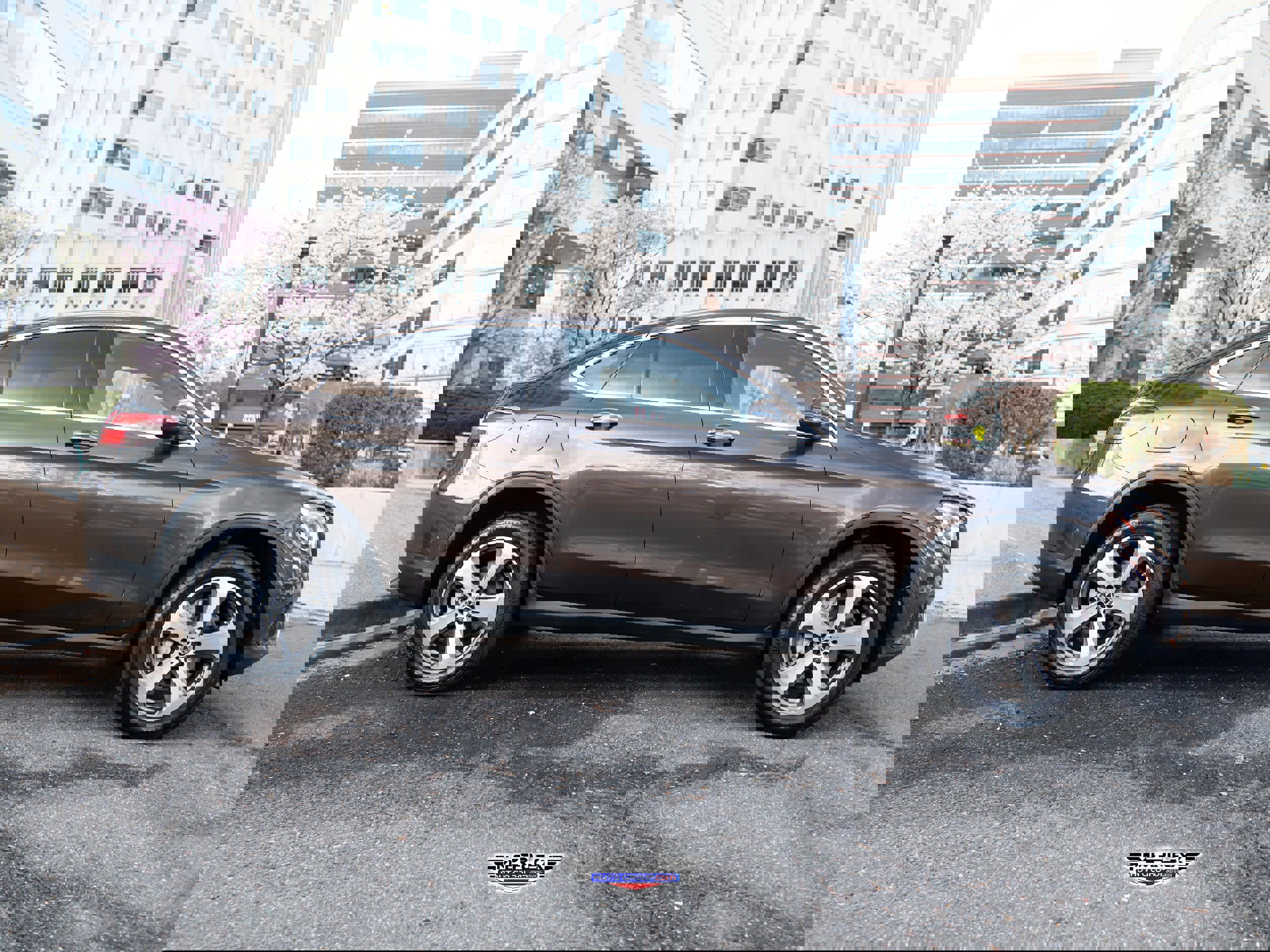 Used 2018 Mercedes-Benz GLC 300 4MATIC Coupe w/ Multimedia Package image 8