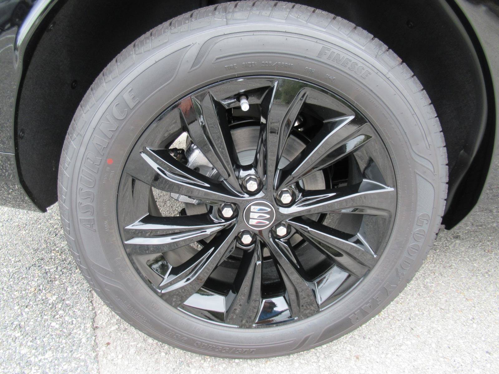 New 2026 Buick Envista Sport Touring w/ Convenience I Package FWD image 7