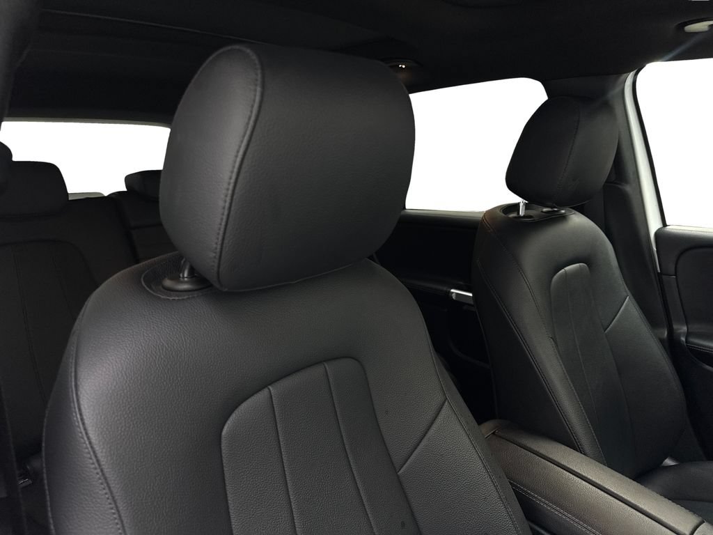 Used 2025 Mercedes-Benz GLB 250 w/ Exclusive Package image 43