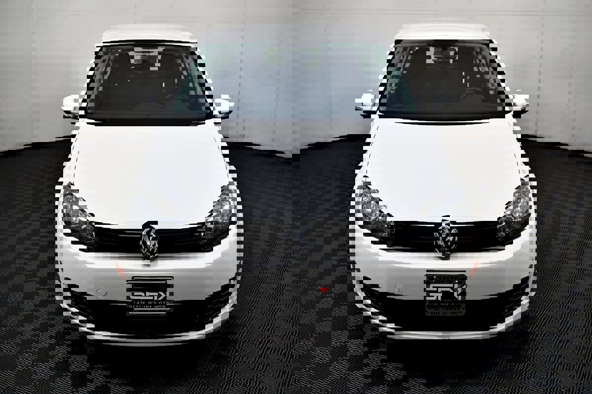 Used 2014 Volkswagen Golf 4-Door image 3