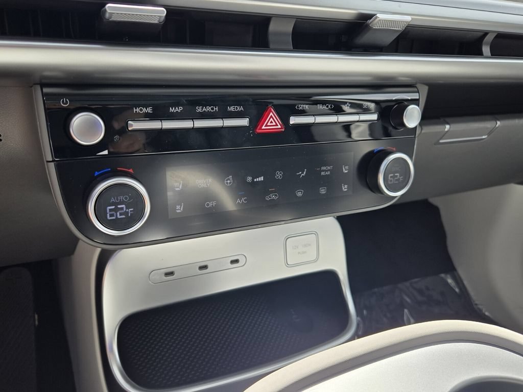 Certified 2026 Hyundai Ioniq 9 Limited AWD/4WD image 21