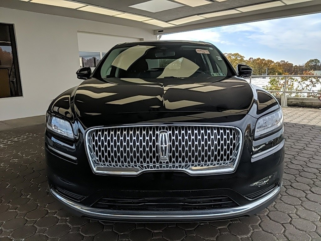Certified 2022 Lincoln Nautilus AWD w/ Premium Package image 2