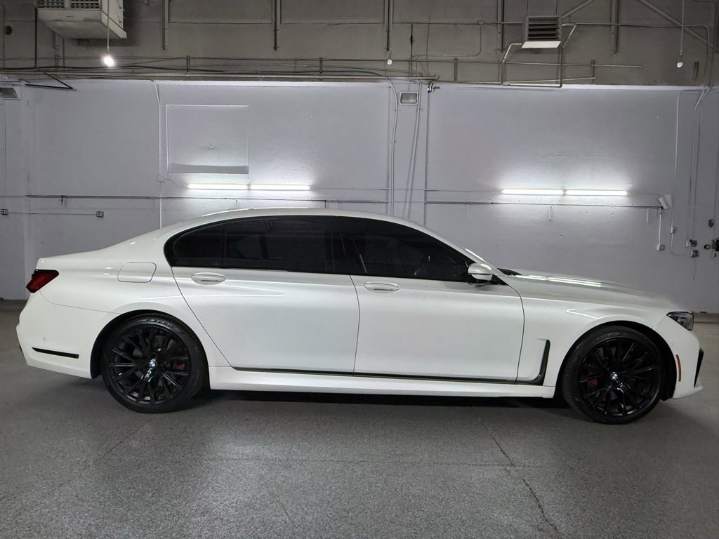 Used 2022 BMW 750i xDrive w/ Executive Package image 7
