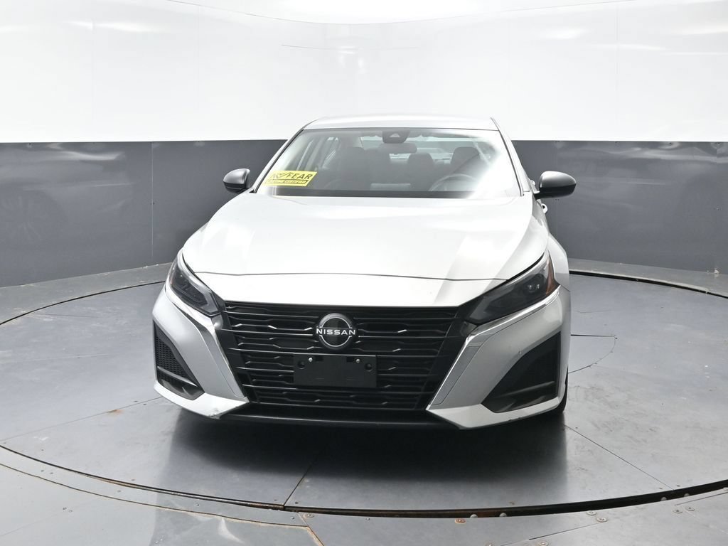 Used 2024 Nissan Altima 2.5 SV FWD image 7