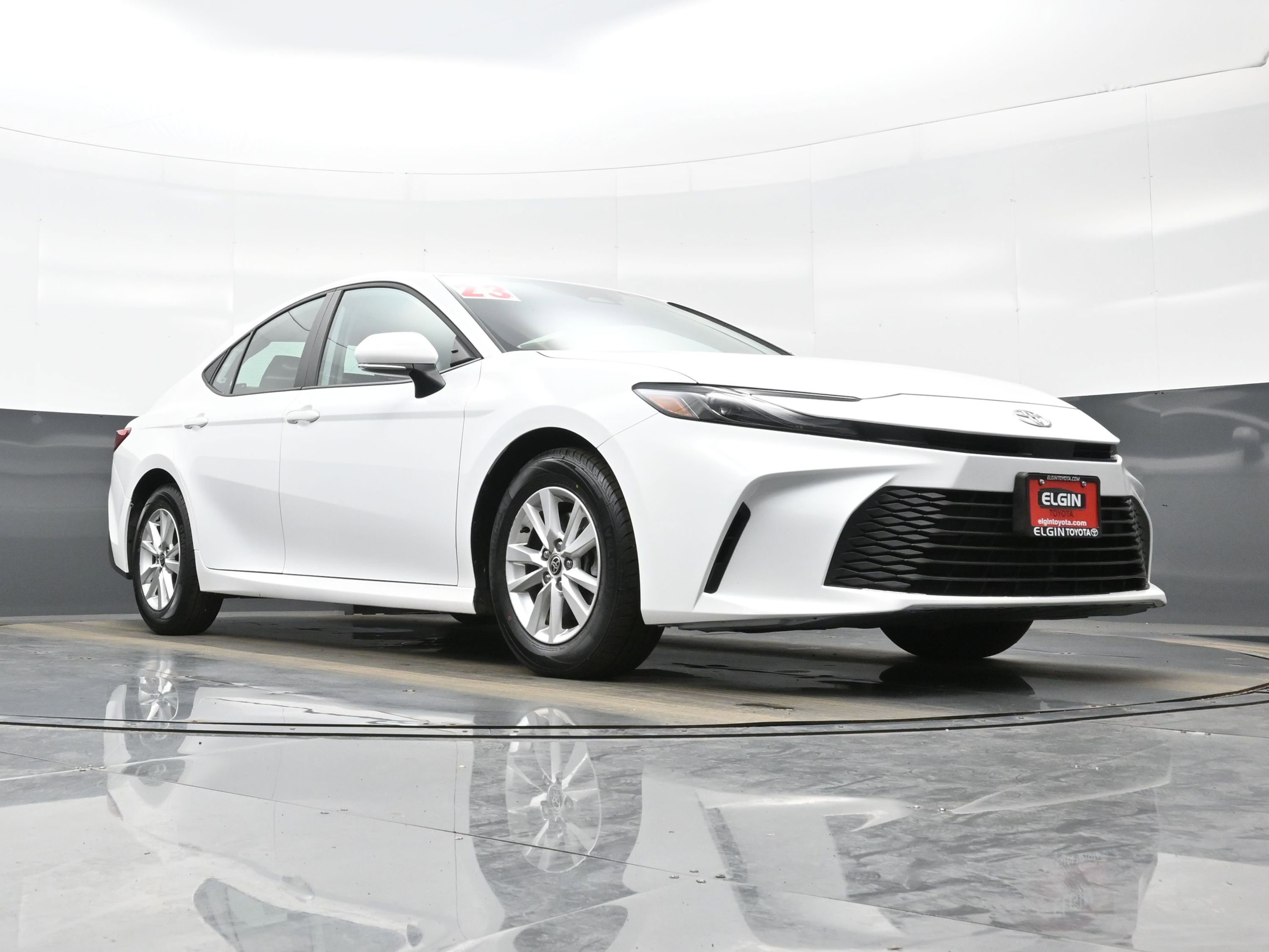 Used 2025 Toyota Camry LE image 24