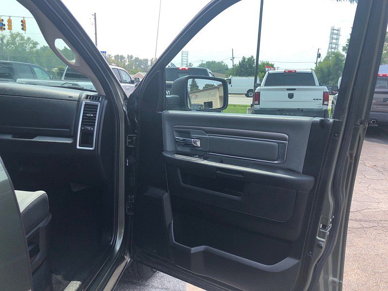 Used 2021 RAM 1500 Classic SLT image 15