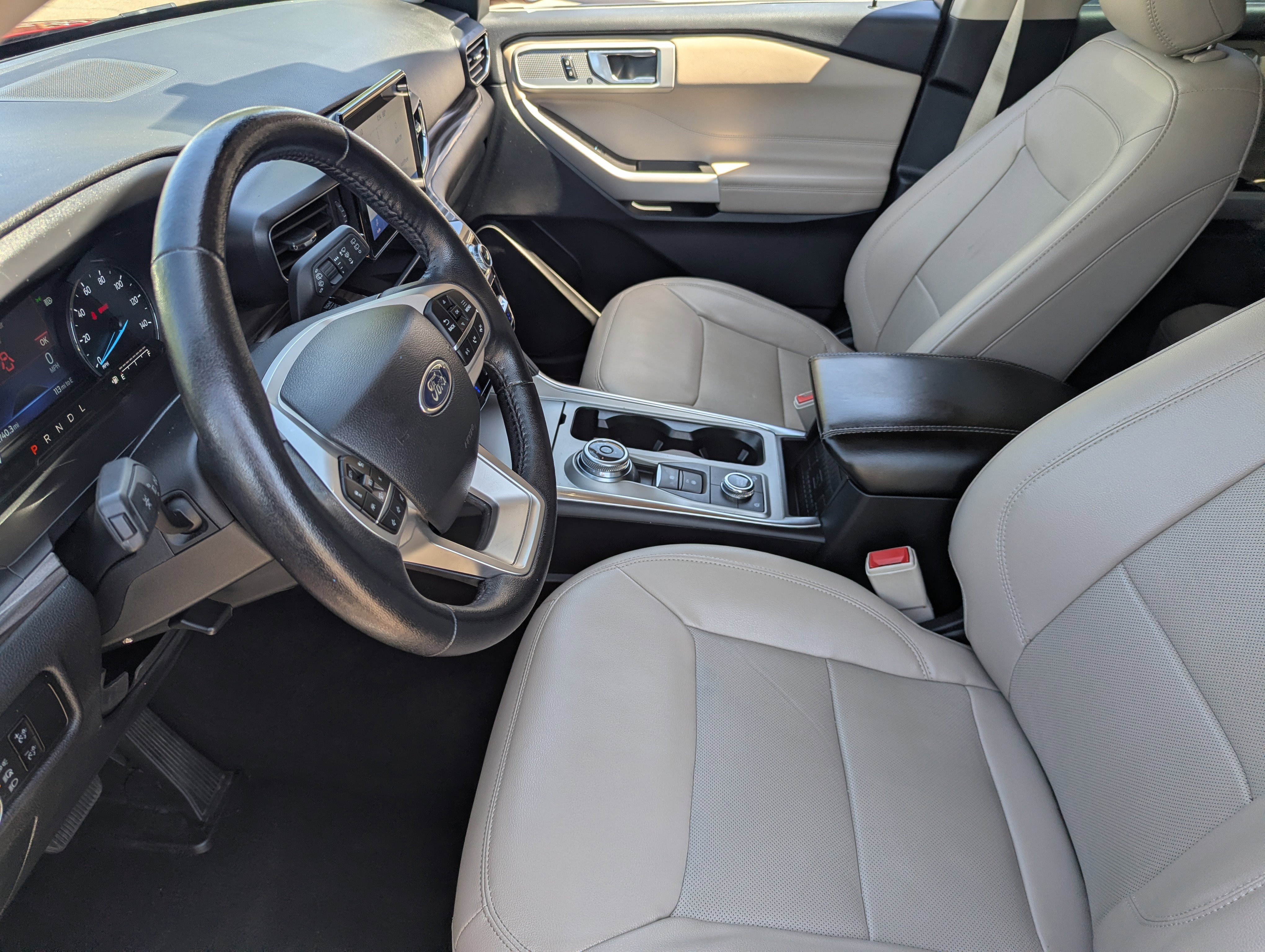 Used 2023 Ford Explorer Limited AWD/4WD image 20