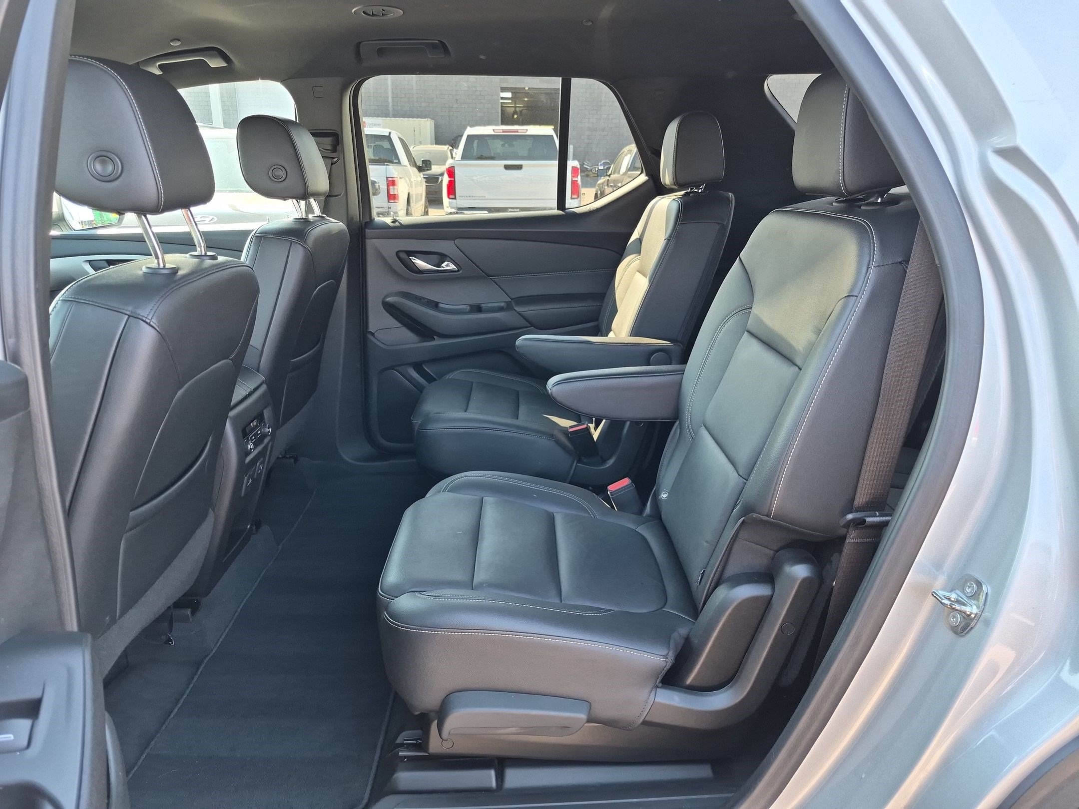 Used 2022 Chevrolet Traverse LT w/ LT Premium Package AWD/4WD image 26