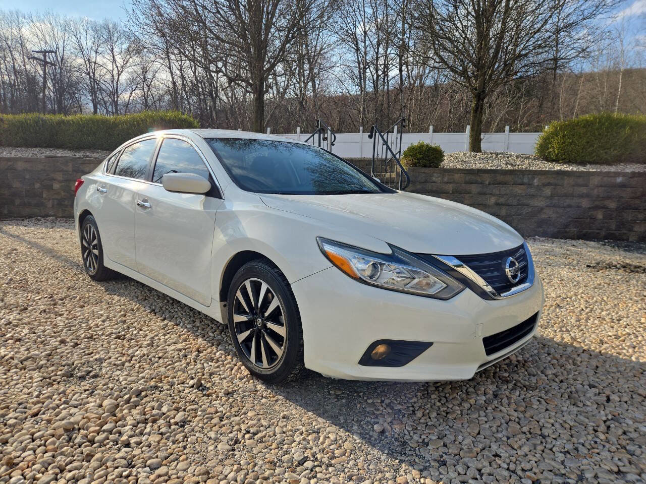 Used 2018 Nissan Altima 2.5 SV image 1