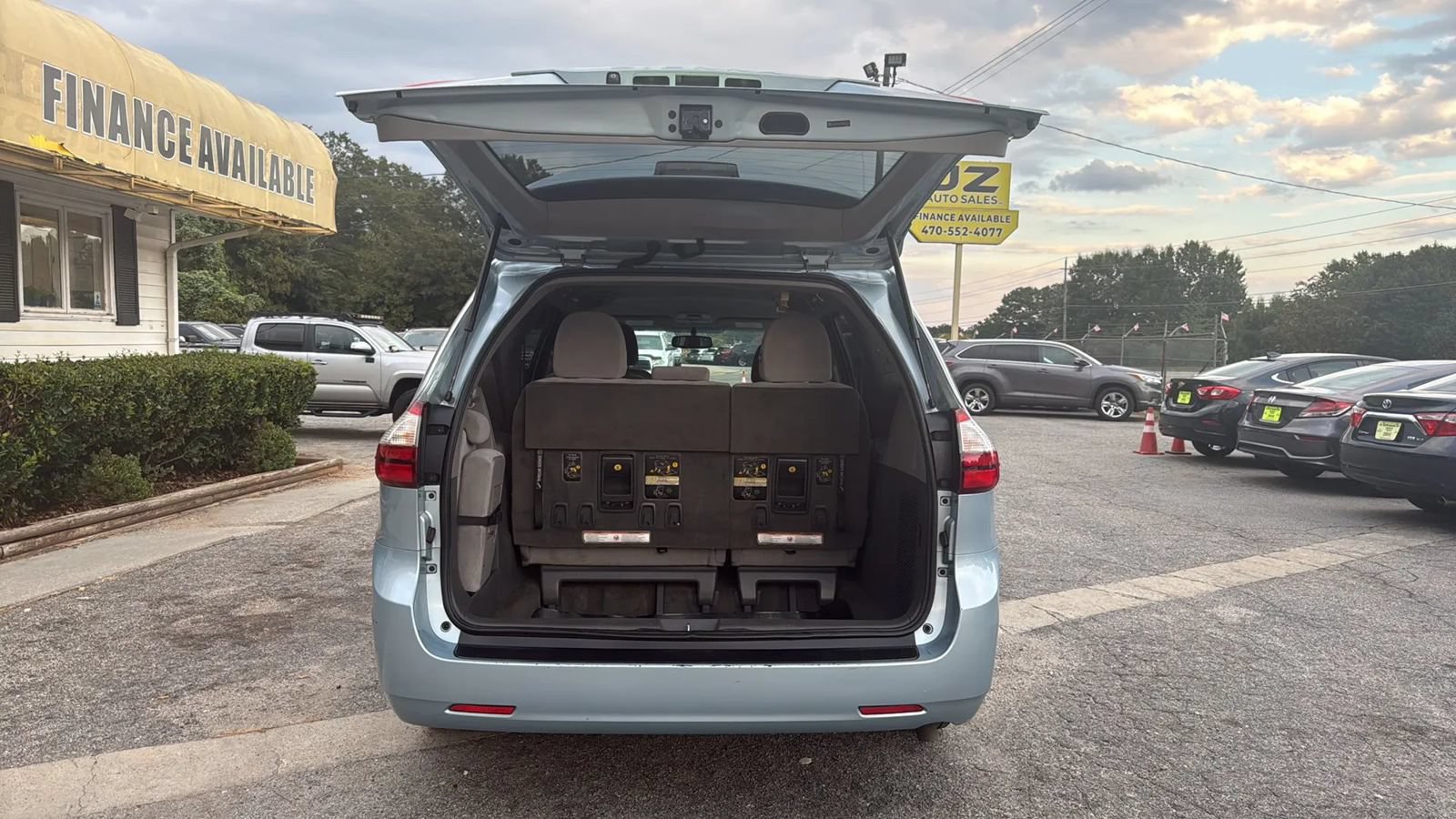 Used 2015 Toyota Sienna LE FWD image 16