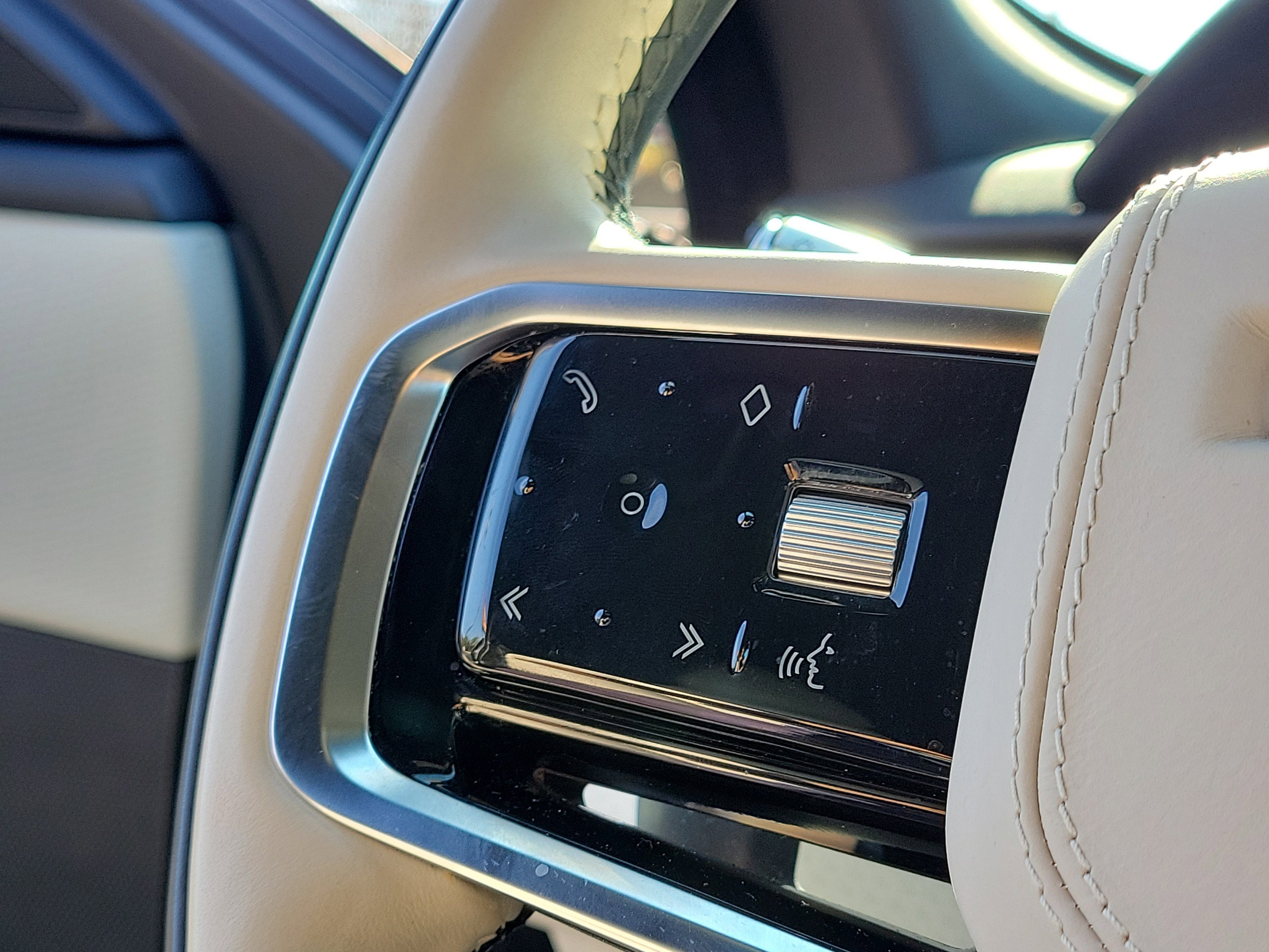 Used 2022 Land Rover Range Rover Velar R-Dynamic S image 31