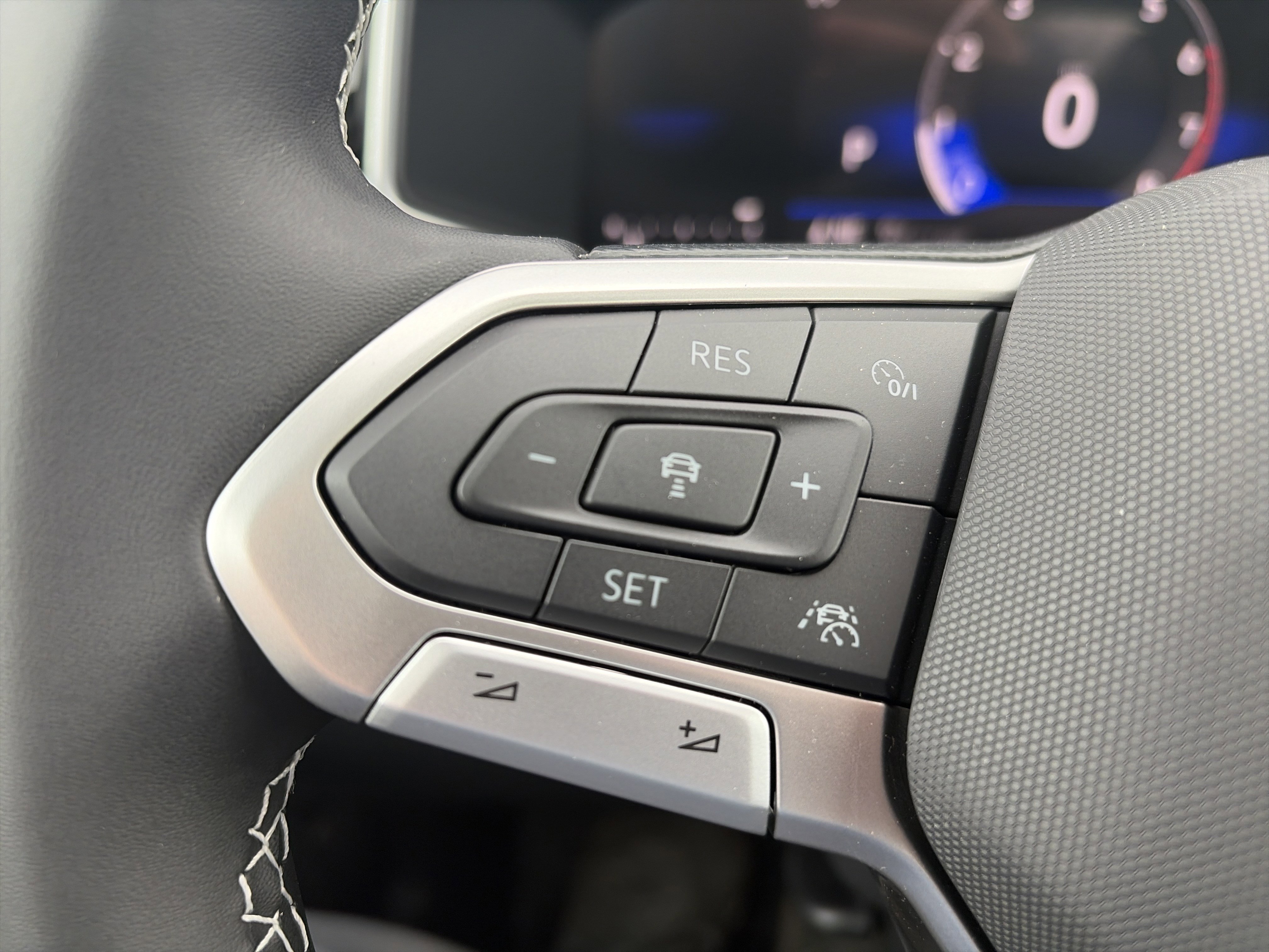 New 2026 Volkswagen Taos SE image 23