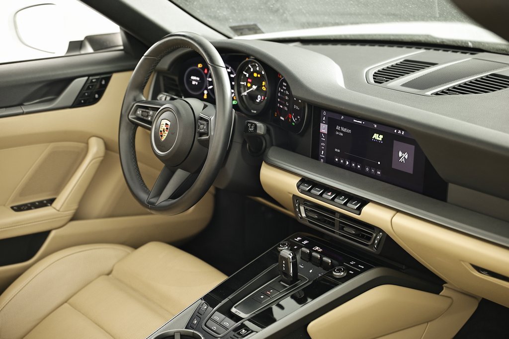 Used 2020 Porsche 911 Carrera S image 30