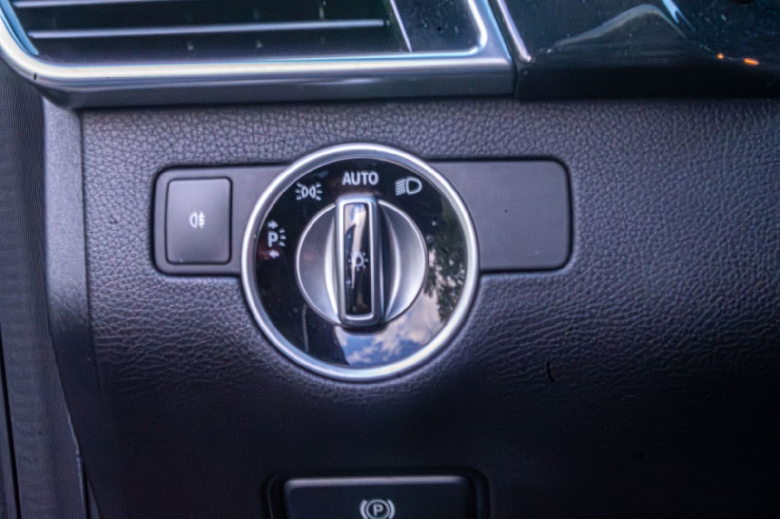 Used 2019 Mercedes-Benz GLE 400 4MATIC image 17