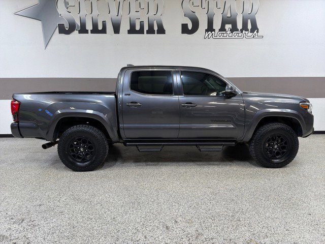 Used 2022 Toyota Tacoma SR5 w/ Technology Package image 46