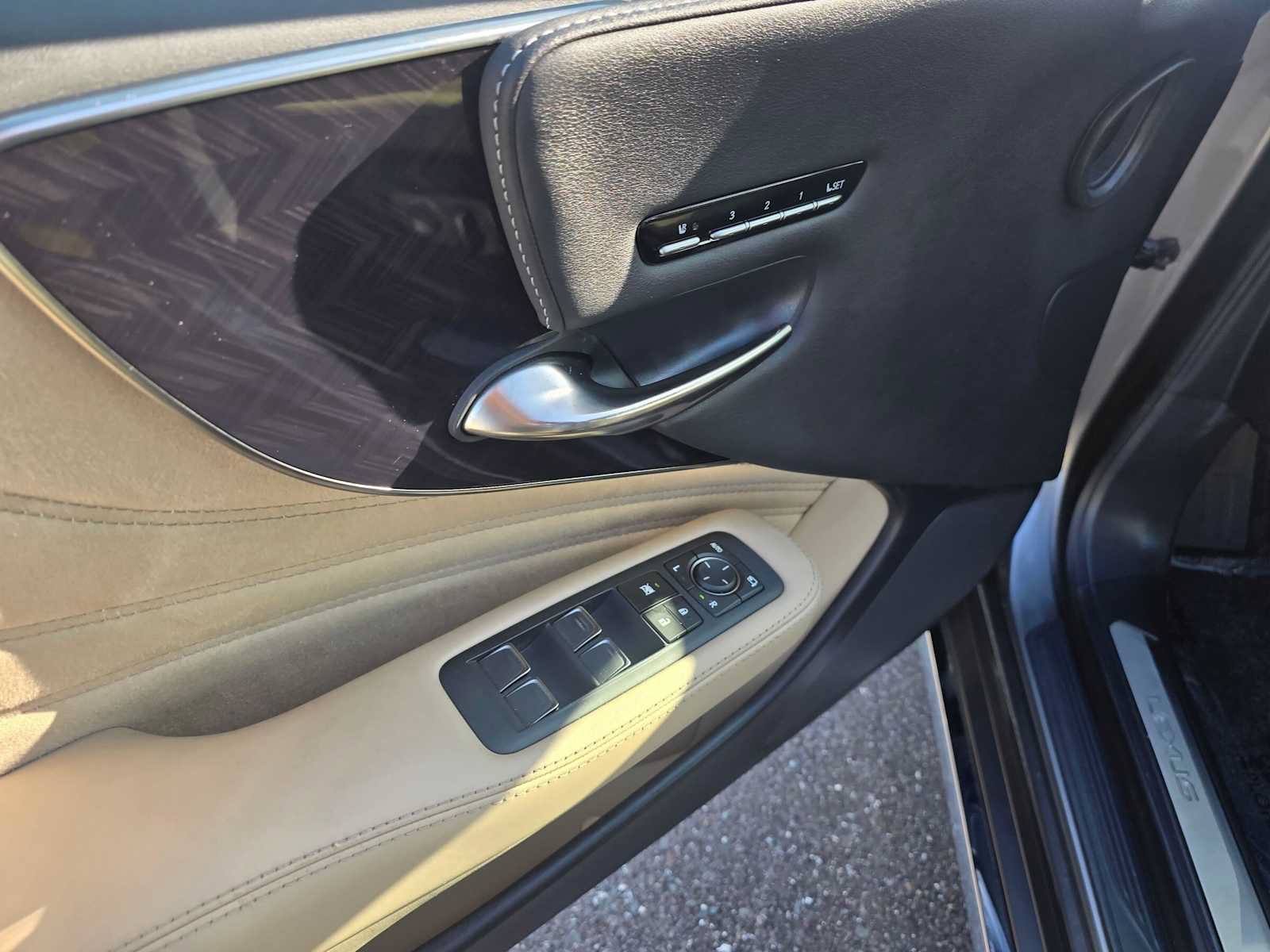 Certified 2023 Lexus LS 500 w/ Interior Upgrade Package RWD image 21