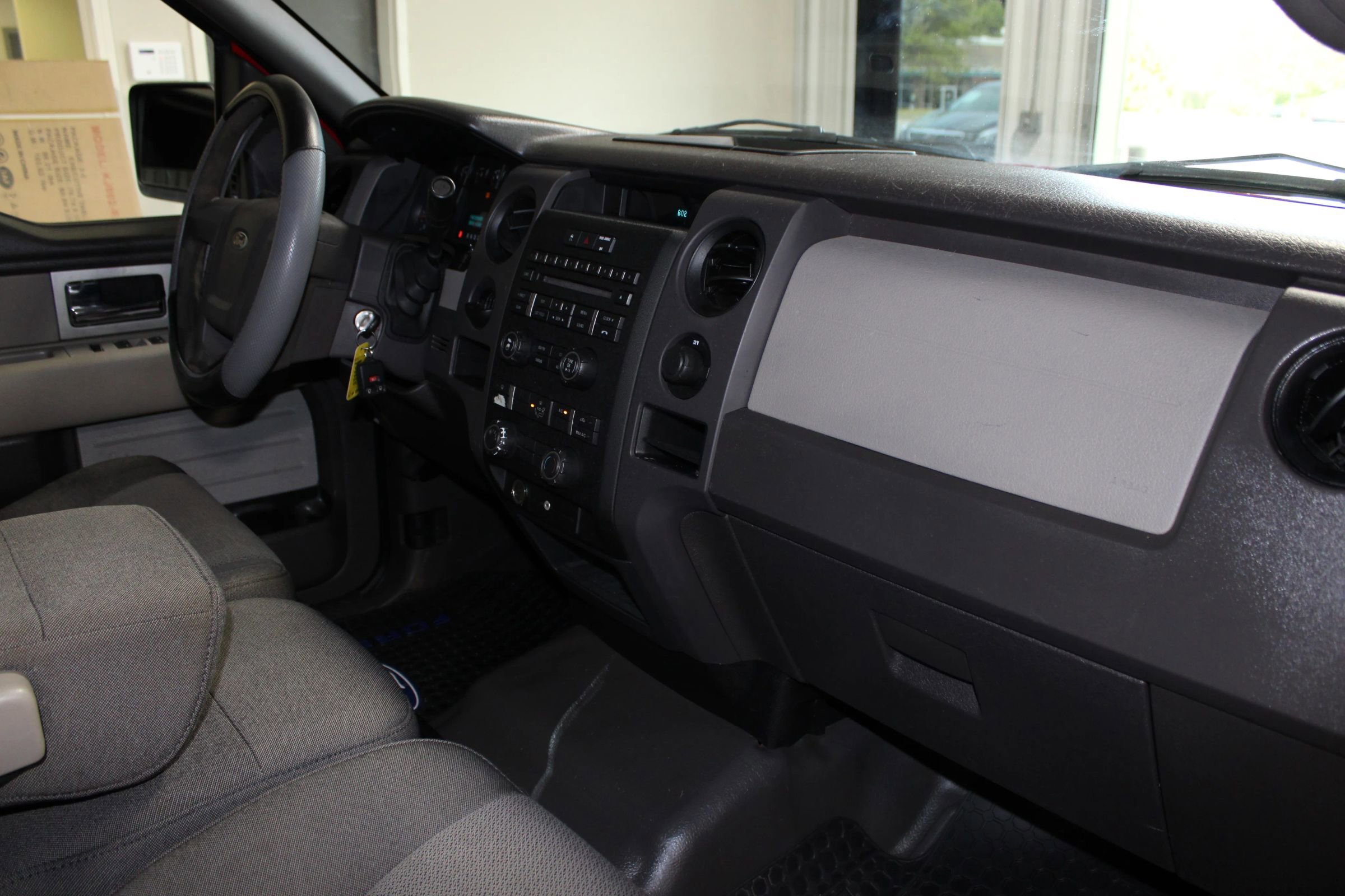 Used 2010 Ford F150 STX image 21