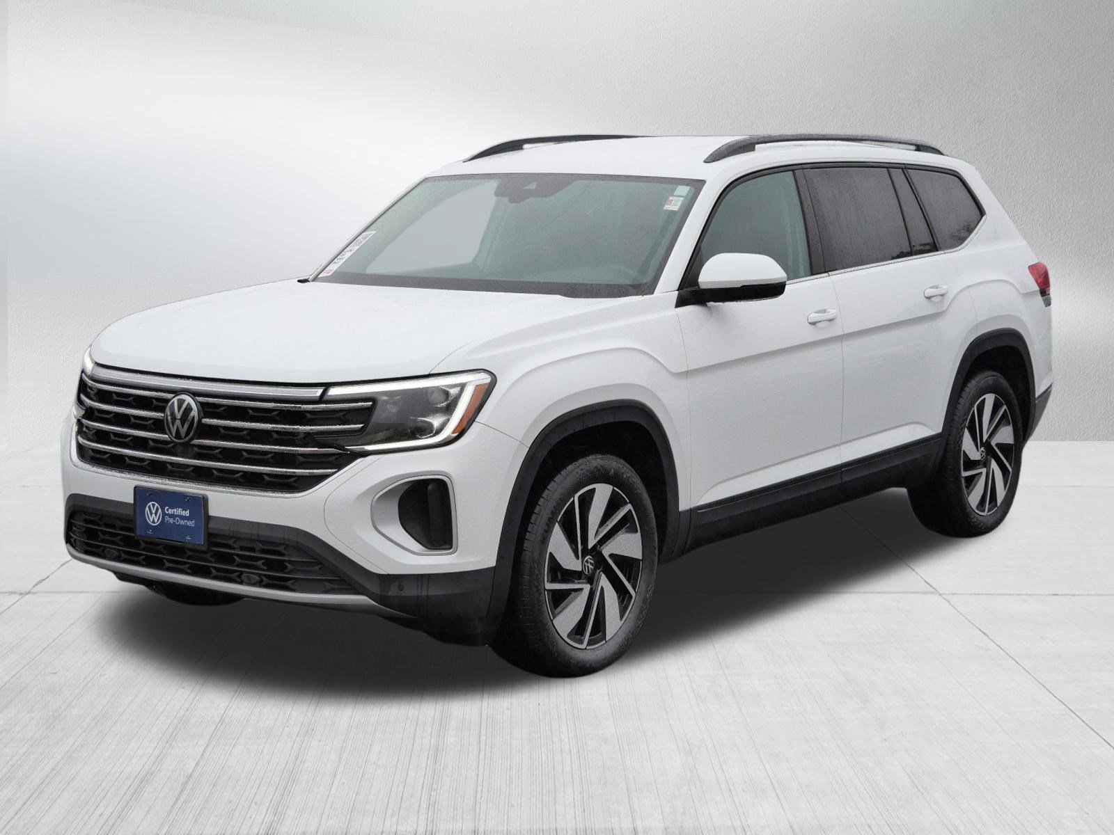 Certified 2024 Volkswagen Atlas SE image 3