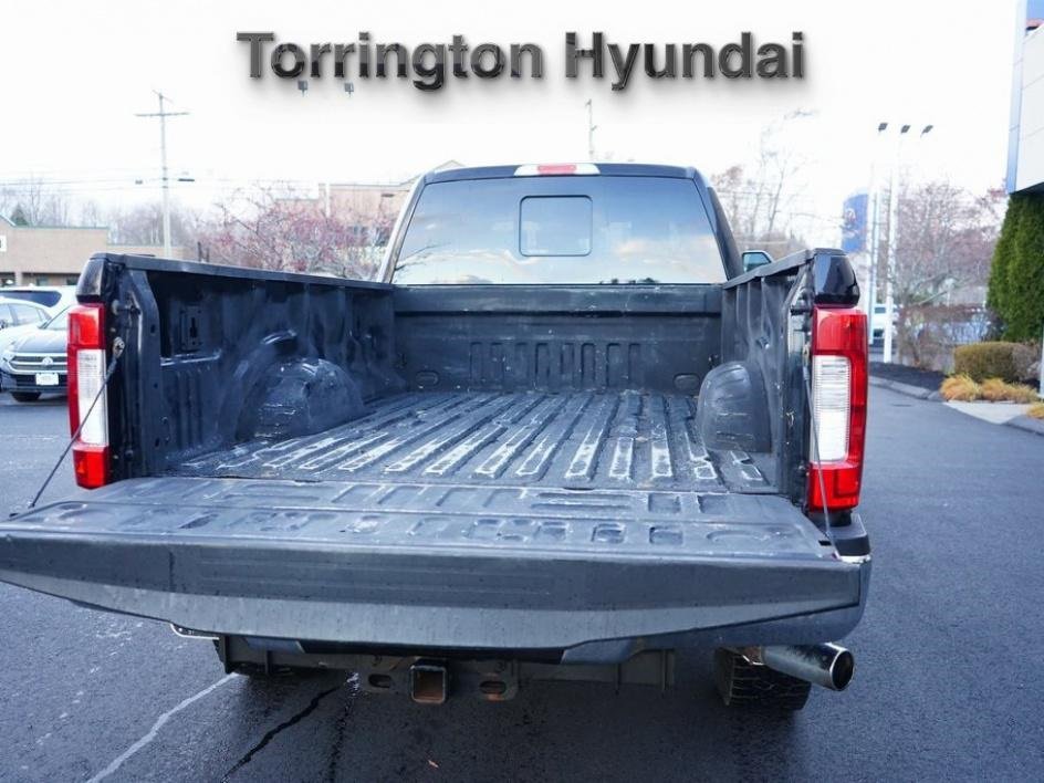 Used 2017 Ford F250 Lariat w/ Chrome Package image 10